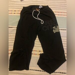 FREECITY
Cotton Logo Sweatpants